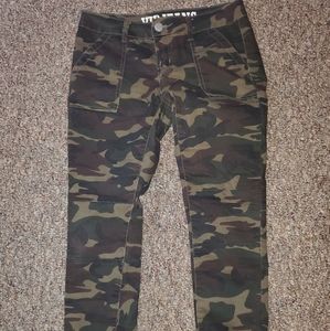 Low-rise camo joggers